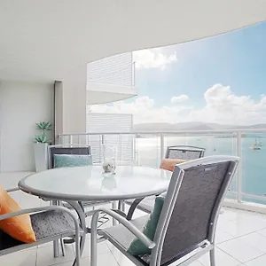 Apartahotel At Marina Shores, Airlie Beach